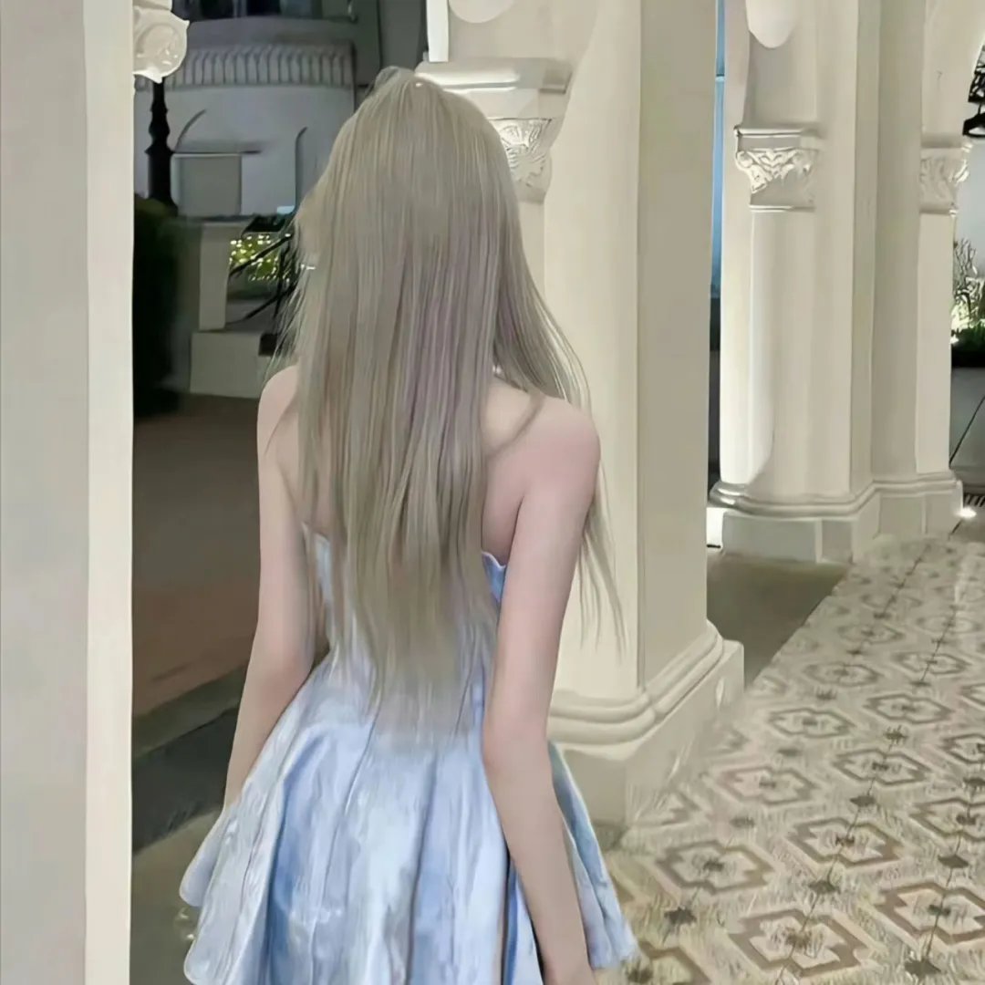 一个年轻的姑娘